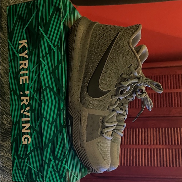 Nike Vibrant Green Athletic Shoes - Picture 2 of 5